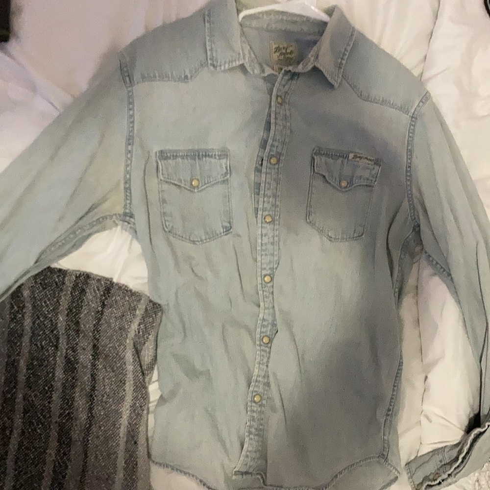 Button up - Picture 2 of 4